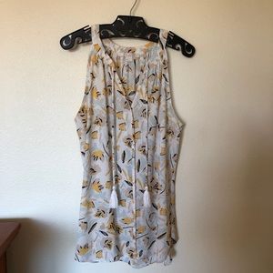 Pre-Owned Women’s C & E Yellow Floral Sleeveless Top Size: M